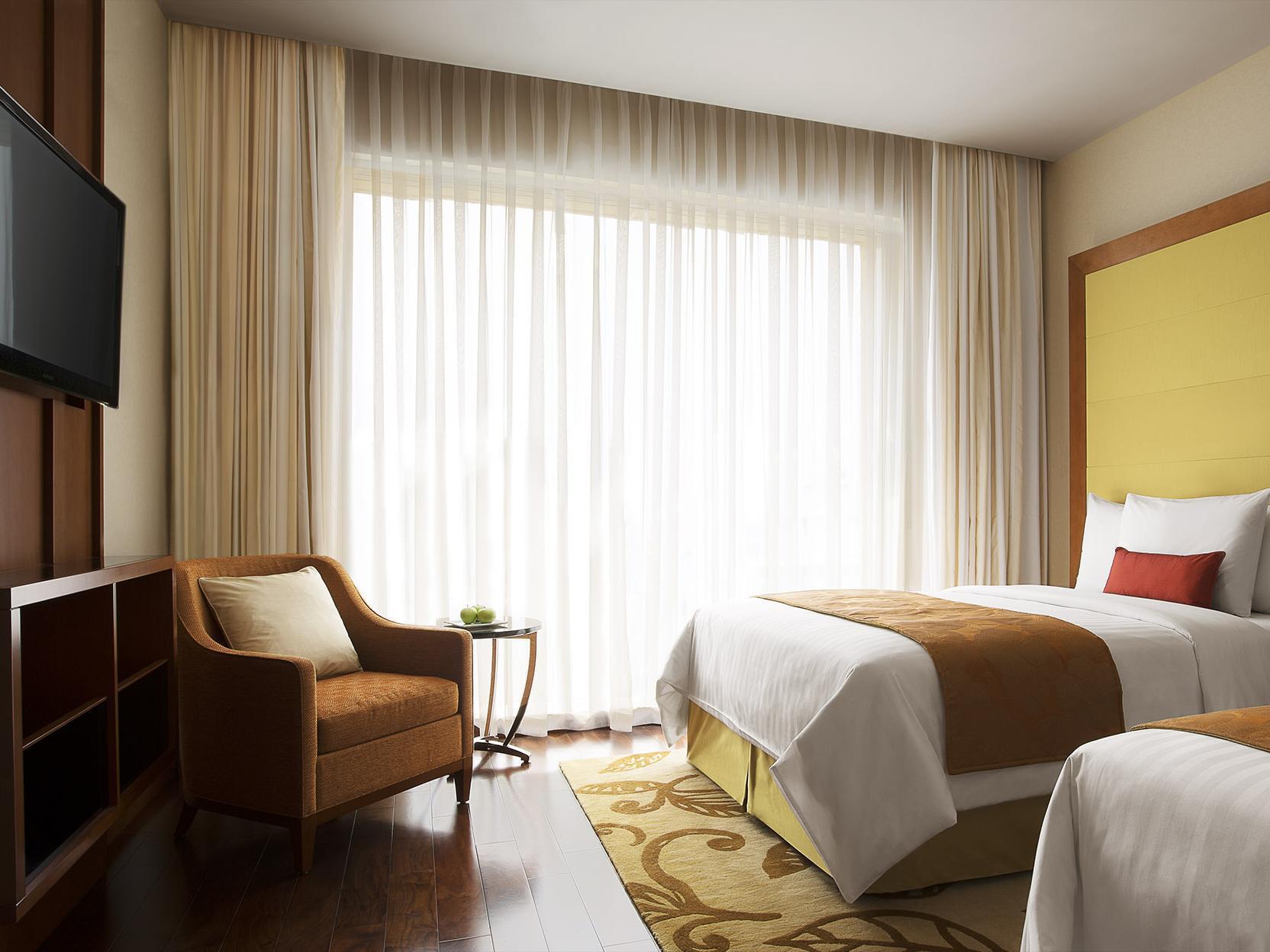 Courtyard By Marriott Kochi Airport Hotel Nedumbassery Exterior foto A room at the hotel