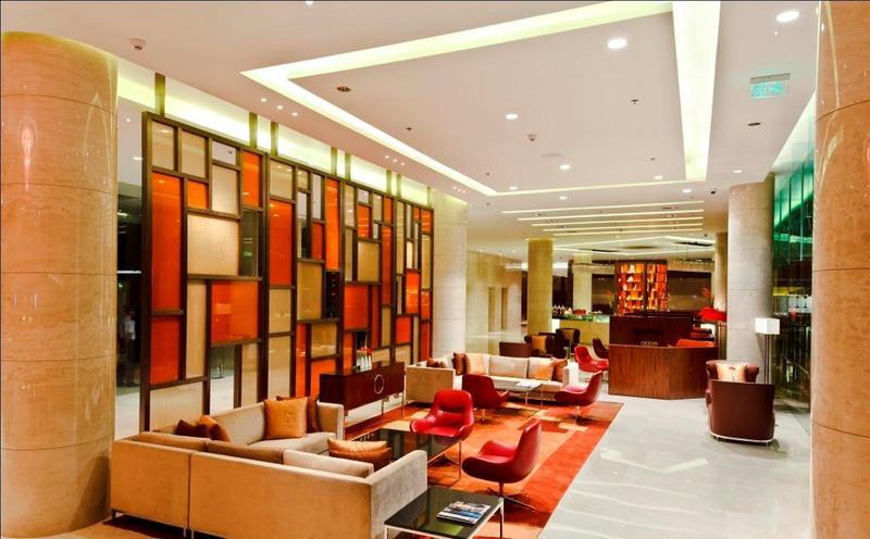 Courtyard By Marriott Kochi Airport Hotel Nedumbassery Exterior foto Lobby