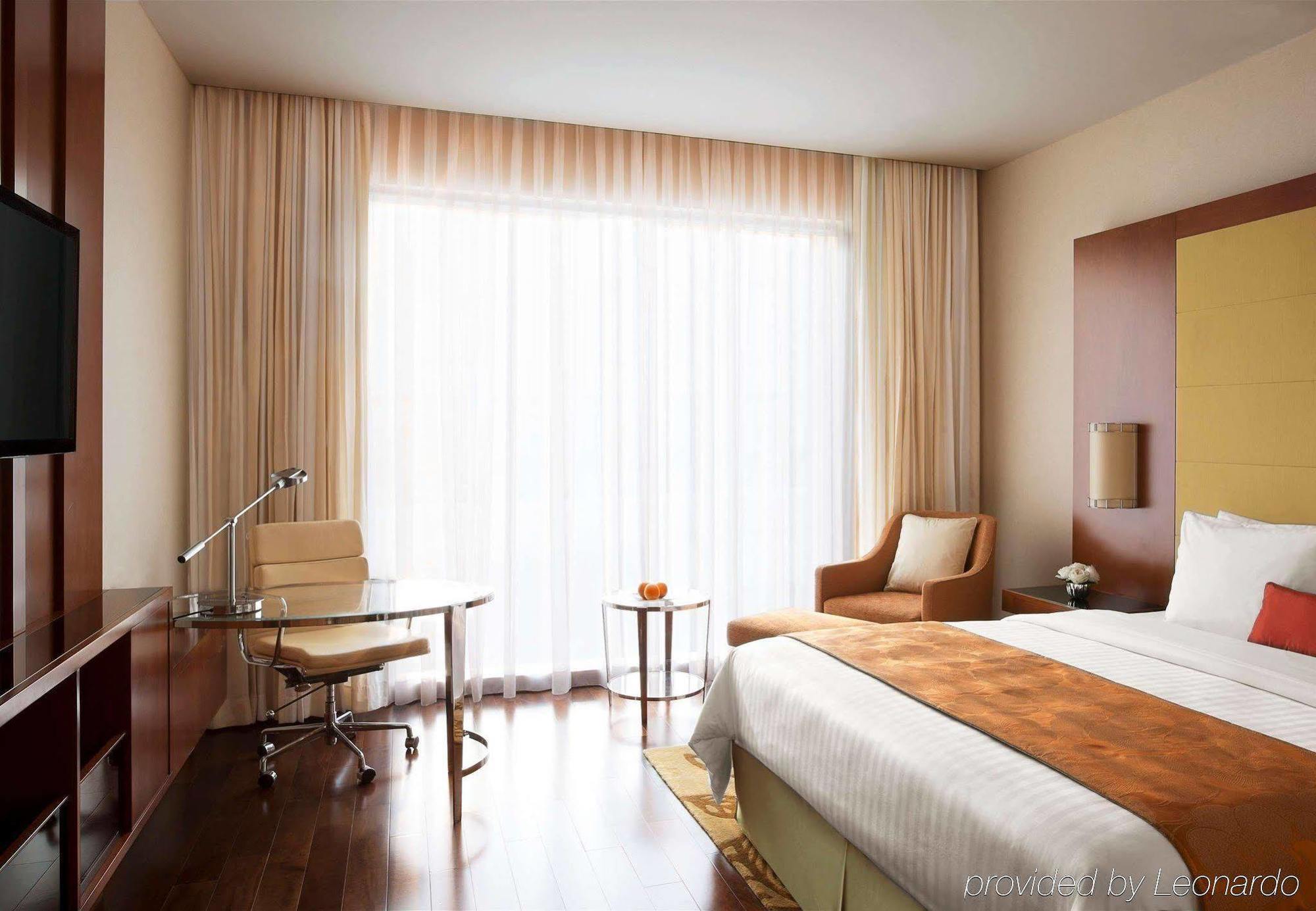 Courtyard By Marriott Kochi Airport Hotel Nedumbassery Exterior foto A room at the hotel