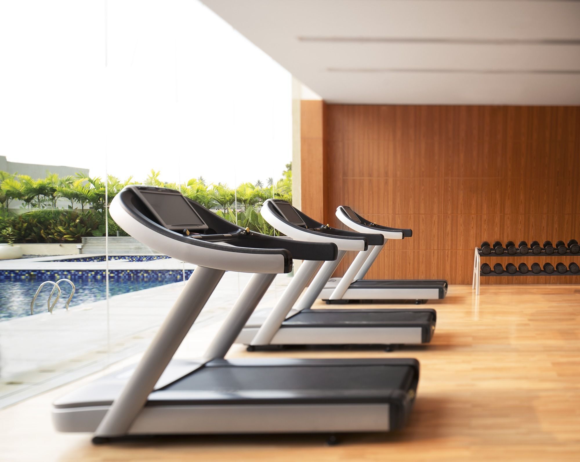 Courtyard By Marriott Kochi Airport Hotel Nedumbassery Exterior foto Treadmills